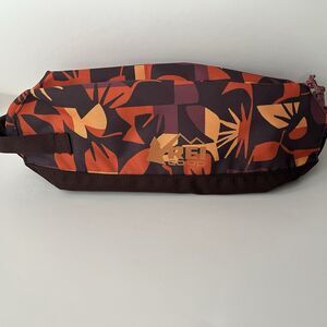 REI Roadtripper Pod Medium Geo Raisin